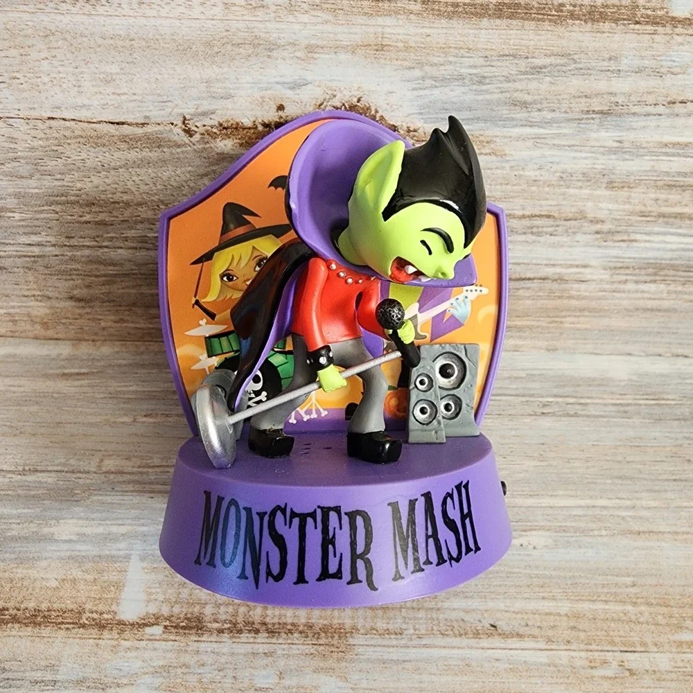 Hallmark Keepsake 2010 Monster Mash Halloween Magic Musical Ornament Vampire